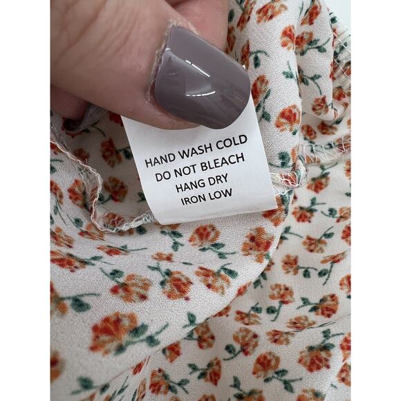 NWTs Womens Sienna Sky Blouse Size XS White Floral Off the Shoulder Button Up - Picture 8 of 12